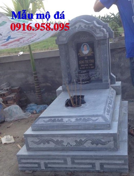 Mẫu Mộ tam cấp bằng đá tự nhiên nguyên khối đẹp bán tại Đồng Tháp
