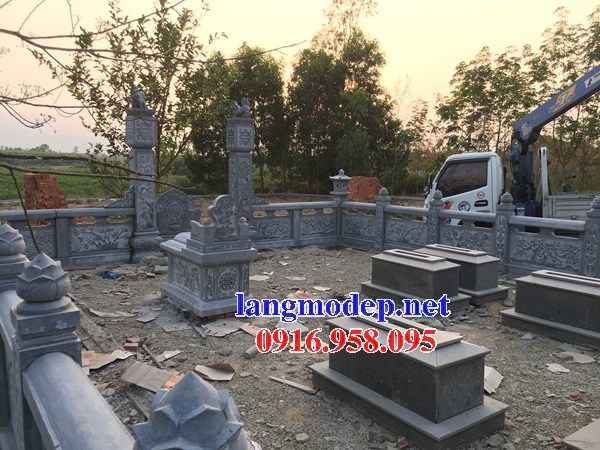 Mẫu cây hương nghĩa trang gia đình dòng họ bằng đá thiết kế cơ bản bán tại Kon Tum