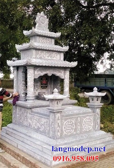 Mẫu mộ đôi gia đình ba mái bằng đá chạm khắc hoa văn tinh xảo tại Kiên Giang
