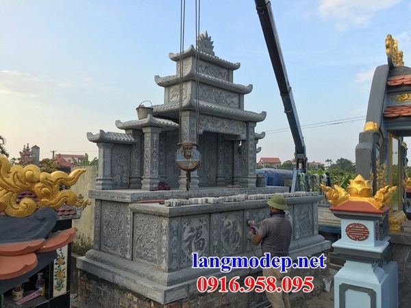 Mẫu mộ đôi gia đình ba mái bằng đá kích thước chuẩn phong thủy tại Ninh Thuận