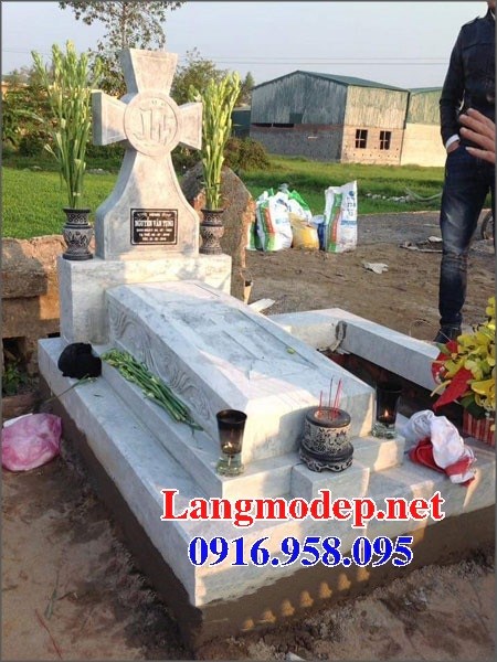 mộ đá công giáo đạo thiên chúa kích thước đẹp bằng đá cất để tro hài cốt hỏa táng bán tại Bạc Liêu