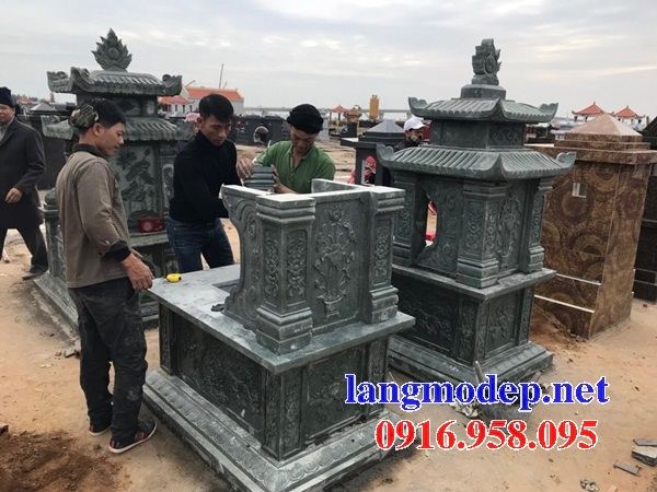 Lăng mộ hai mái bằng đá xanh rêu nguyên khối đẹp tại Đồng Tháp