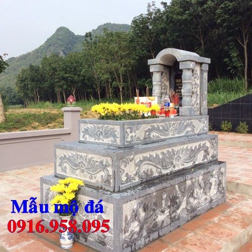 Bán báo giá mộ đơn giản tam cấp bằng đá chạm khắc hoa văn tinh xảo đẹp tại Hậu Giang