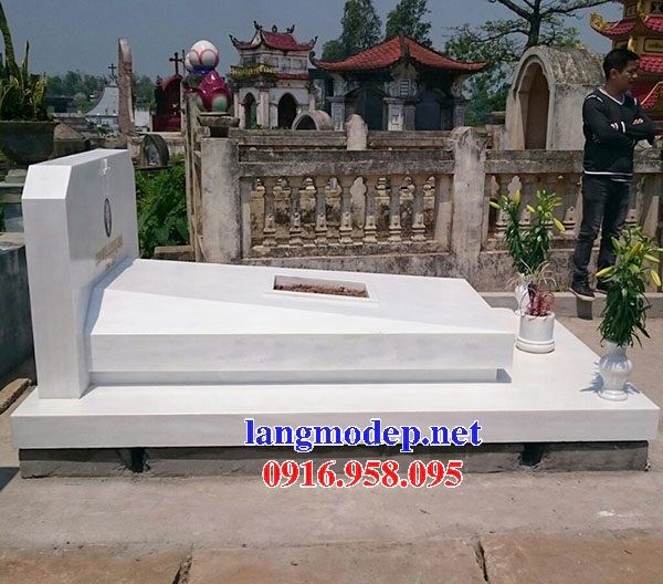 Mộ đơn giản không mái cất tro cốt bằng đá trắng cao cấp bán tại An Giang