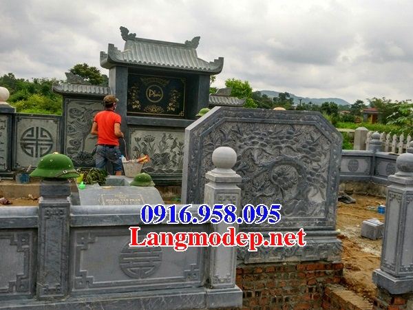 Kỳ đài bằng đá xanh rêu chạm khắc hoa văn tinh xảo bán tại Tuyên Quang