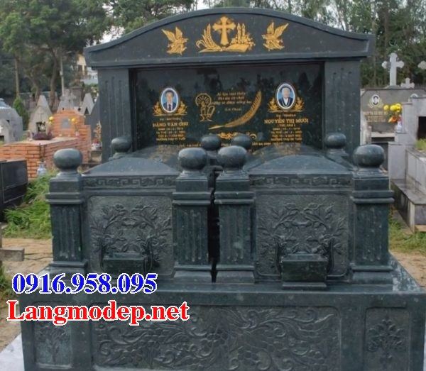 Mẫu mộ đôi bằng đá xanh rêu chạm khắc hoa văn tinh xảo bán tại Tiền Giang