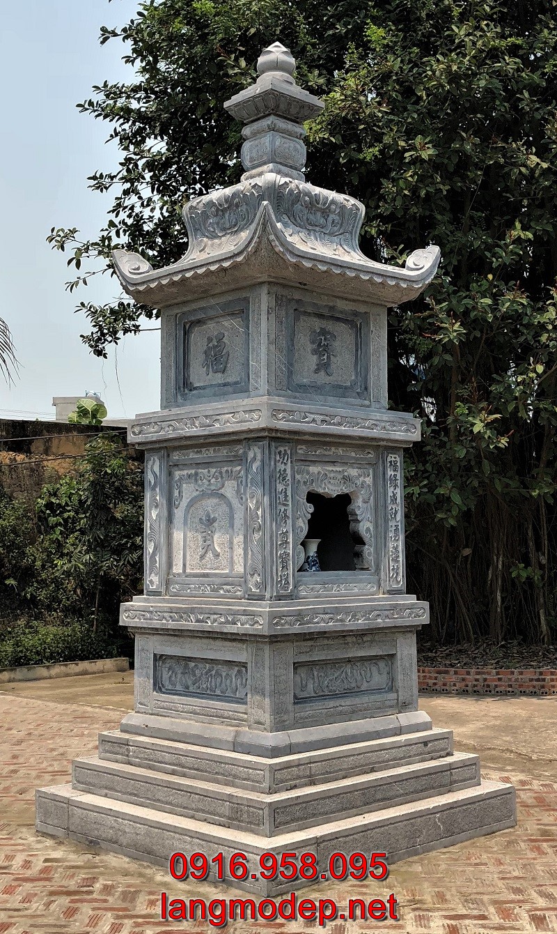 Hình tượng hoa sen trên đỉnh tháp để tro cốt đã trở thành chi tiết trang trí độc tôn của các mẫu mộ tháp ở Việt Nam