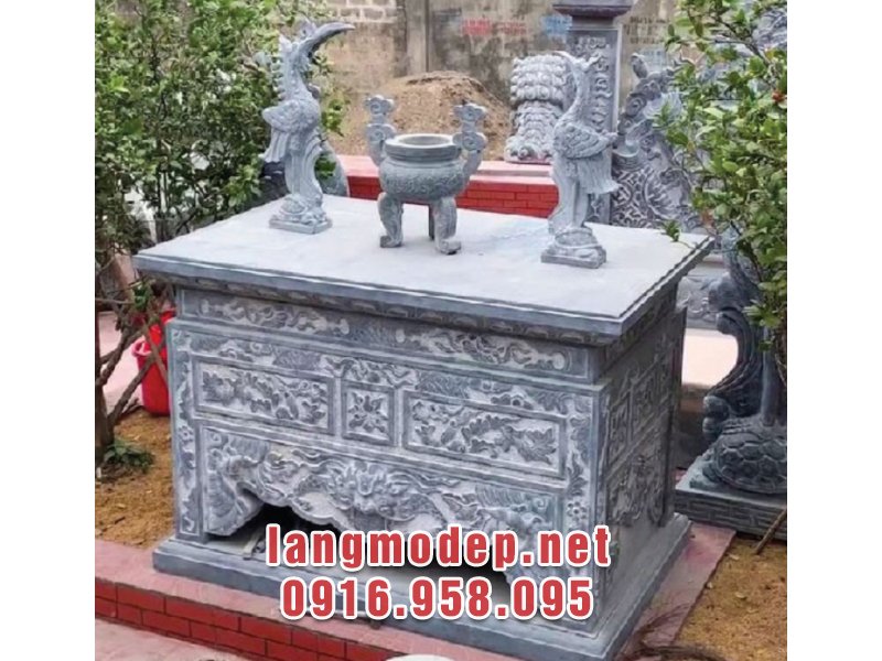 Bàn lễ sản phẩm dùng cho việc thờ cúng tâm linh