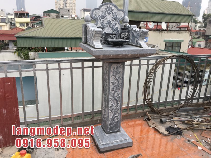 Mẫu bàn thờ thiên không mái với kích thước chuẩn phong thuỷ, hoa văn chạm khắc tinh xảo đẹp mắt và mang nhiều ý nghĩa tốt lành