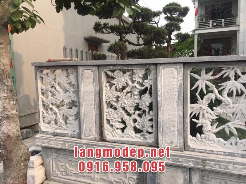 Lan can đá chạm Tứ quý mang ý nghĩa cho sự đầy đủ, vĩnh cửu, hạnh phúc, sự may mắn, sung túc, vẹn toàn