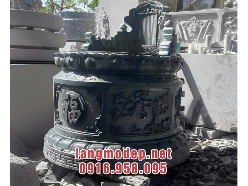 Mẫu mộ tròn đá xanh rêu màu sắc cổ kính, sang trọng, nổi bật