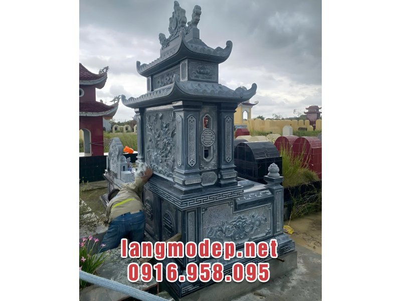Hình ảnh mặt bên và mặt sau mộ