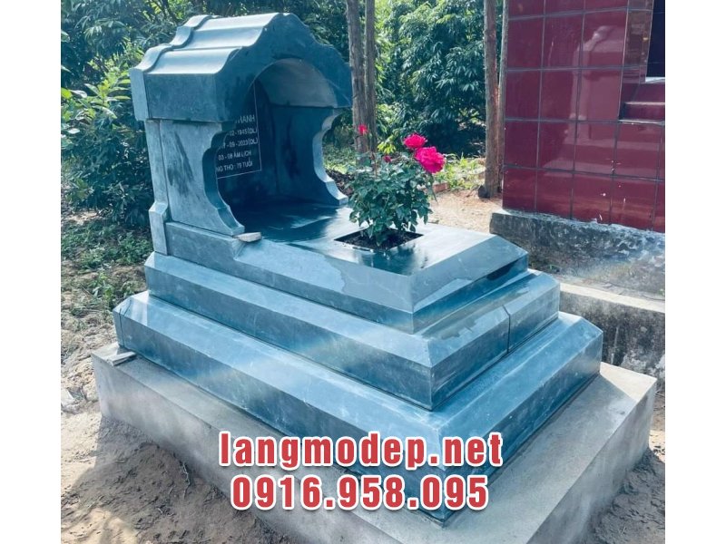 Mộ có thiết kế đơn giản nhưng không kém phần sang trọng, hiện đại và nổi bật