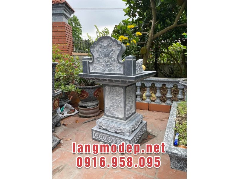 Mặt sau mẫu cây hương không mái đá xanh đen