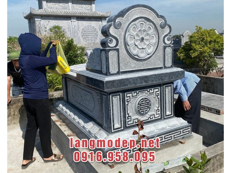 Hình ảnh phía sau mẫu mộ đá không mái - mộ đá tam sơn (hậu bành)