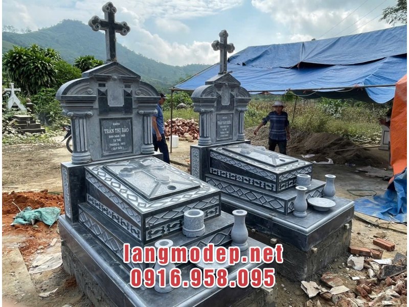 Mộ đá xanh rêu công giáo cao cấp bền đẹp, sang trọng, giá tốt năm 2025