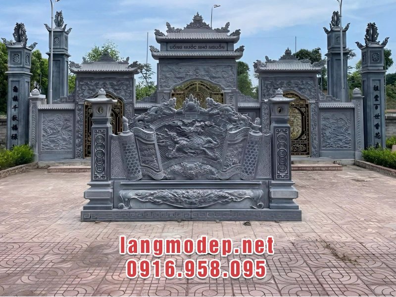 Mẫu bình phong đá nhà thờ làm bằng chất liệu đá xanh đen tự nhiên nguyên khối cao cấp với kích thước chuẩn phong thuỷ thước lỗ ban bền đẹp vĩnh cửu với thời gian