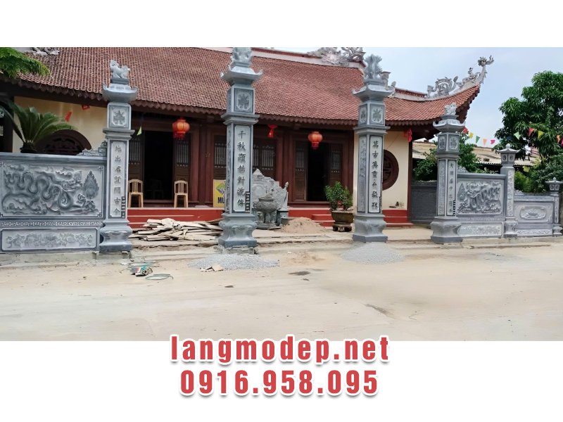 Cổng đá tứ trụ nhà thờ họ mang ý nghĩa bảo vệ, trấn giữ, thể hiện sự uy nghiêm và vững bền