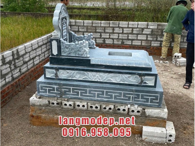 Sản phẩm được làm bằng đá xanh rêu tự nhiên nguyên khối bền đẹp vĩnh cửu với thời gian