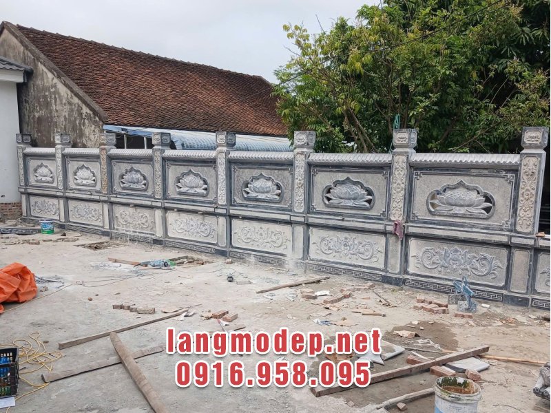 Tường rào nhà thờ họ bằng đá tự nhiên mang lại vẻ trang nghiêm, bền vững trường tồn với thời gian
