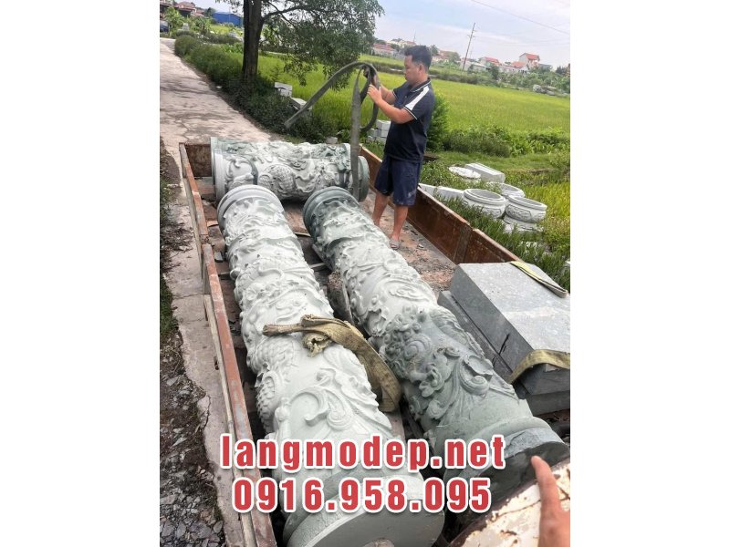 Cột hiên nhà thờ họ đá xanh đen chạm Rồng là biểu tượng linh thiêng mang nhiều ý nghĩa sâu sắc về quyền uy, tâm linh và phong thuỷ