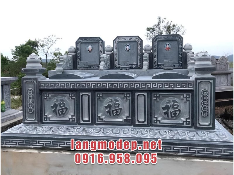 Sử dụng mộ đá 3 ngôi liền kề tạo nên sự gắn kết bền vững, trang nghiêm và mang lại vẻ đẹp hài hòa, cân đối
